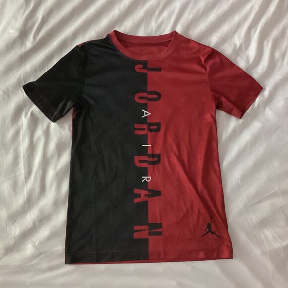 EUC Boys Jordan T-Shirt - Size Large - Picture 1 of 2